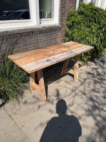 Houten bureau gratis