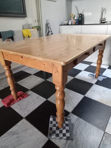 Handgemaakte houten tafel met 2 lades - 100x150 cm
