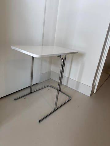 Ikea Rian bijzettafel - wit met chromen onderstel