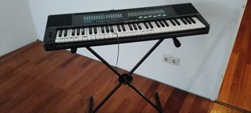 Gratis elektronisch keyboard met standaard