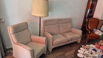 Comfortabele tweezitsbank met bijpassende fauteuil
