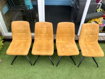 GRATIS eetkamer stoelen oker suede