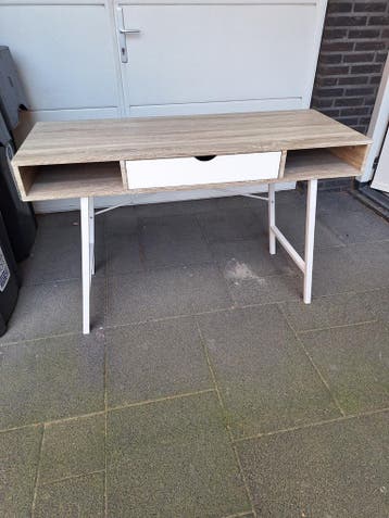 Bureautafel gratis af te halen