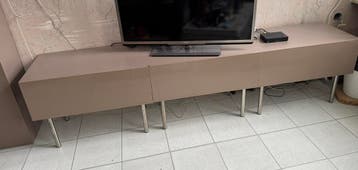 Tv meubel mooie kleur gratis afhalen