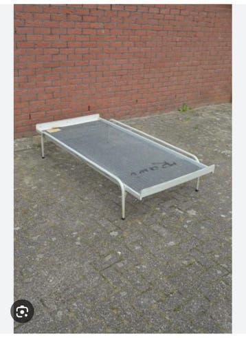 Vintage jaren '70 eenpersoonsbed met spiraalbodem