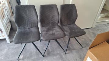 Eetkamerstoelen 3 stuks gratis afhalen alleen vandaag