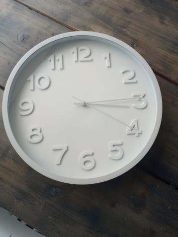 Gratis witte klok 30 cm