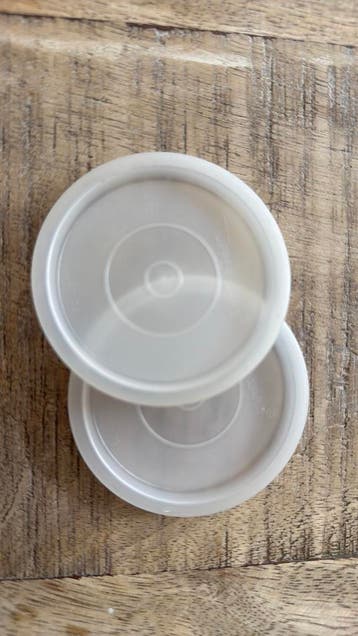 2 Tupperware deksels E