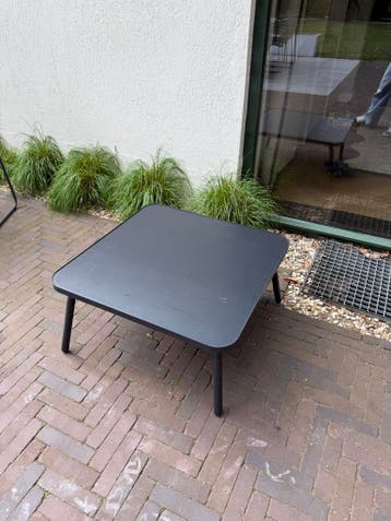 Zwarte salontafel voor buiten