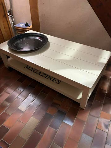 Gratis afhalen Salontafel met tijdschriften vak