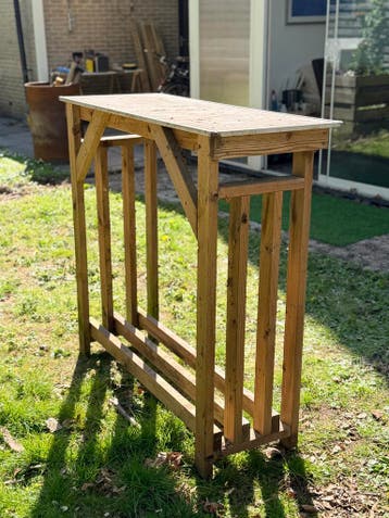 Houten haardhoutrek / houtopslag