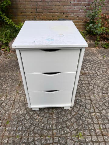 Gratis kastje met 3 lades - opknapper
