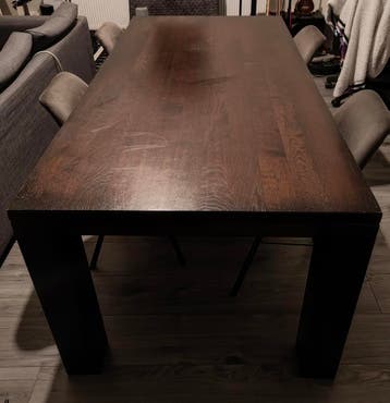 Uitschuifbare houten eettafel
