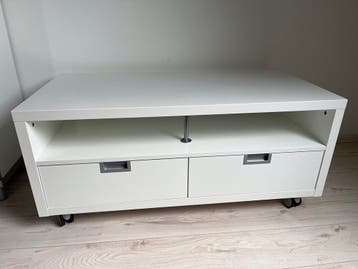 Wit Tv-meubel (Besta-Ikea)