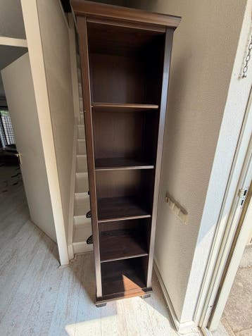 Gratis af te halen: smalle noten kast