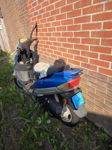 Defecte scooter voor onderdelen - Blauw/Zilver