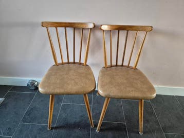 2 stoeltjes, nette staat