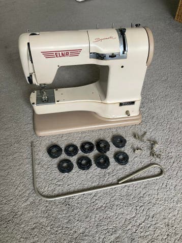 Elna Supermatic naaimachine - vastgelopen, voor onderdelen