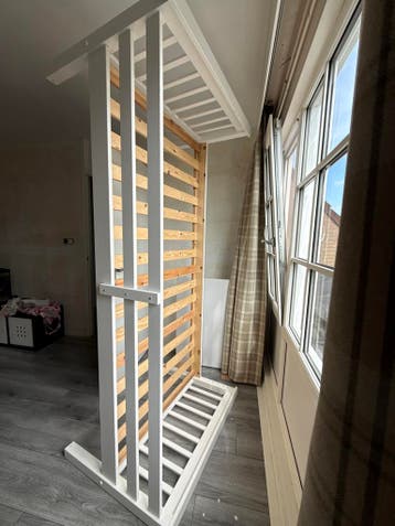 Wit houten bedframe