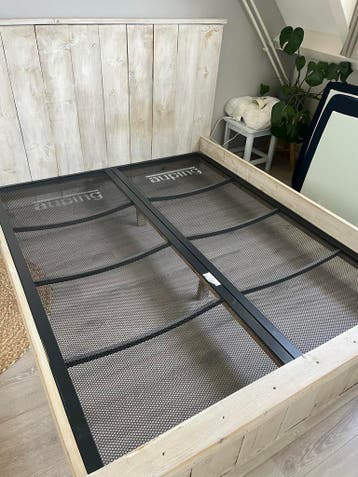 Gratis af te halen: 2x Auping spiraalbodems 90x220