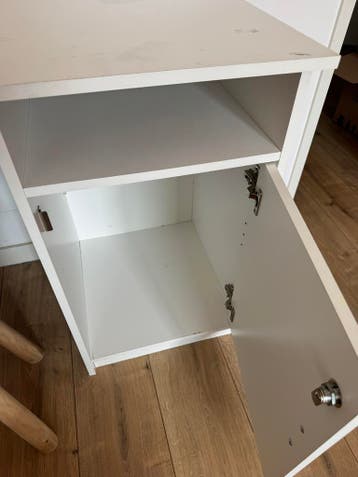 Wit kinderbureau (gratis)!