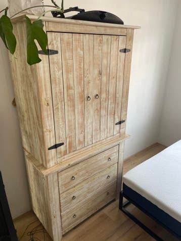 GRATIS! Houten kast met lades en deuren - Landelijke stijl