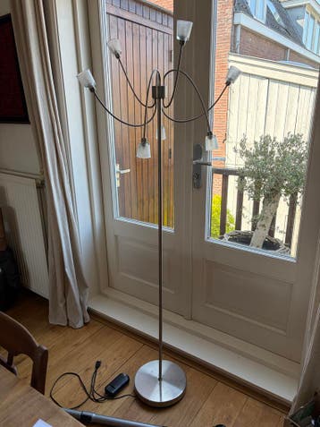 Moderne vloerlamp met dimmer en 6 lichtpunten