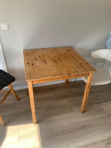 Bijzettafel/keukentafeltje - gratis