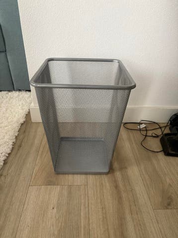 IKEA Prullenbak - Ideaal voor onder bureau