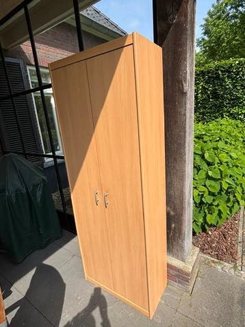 Kast GRATIS MOET WEG