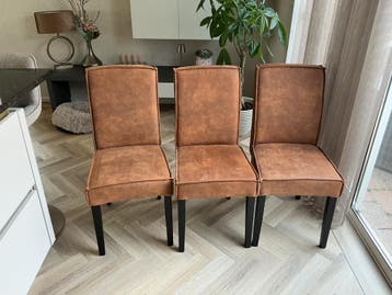 Gratis 3 eetkamerstoelen