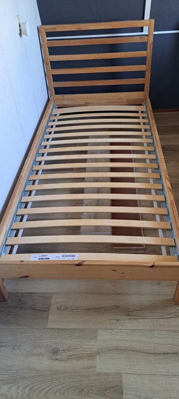 Gratis ophalen: 1-persoons bed met lattenbodem