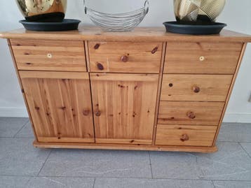 Houten kastje met lades en deuren - Gebruikt met defecten