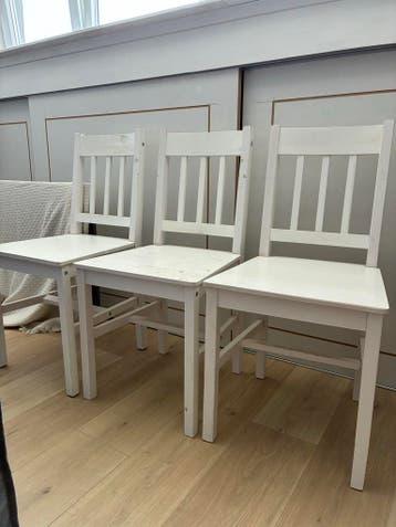 Set van 3 witte houten stoelen