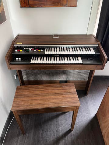 Elektrisch orgel met stoel - Vintage houten design