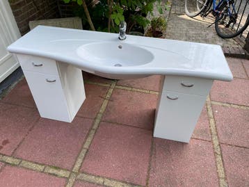 Wasbak 145cm met kraan en onderkastjes