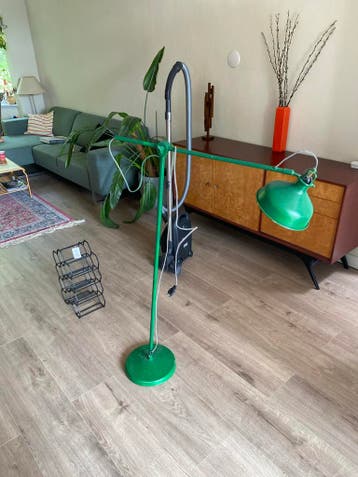 Vintage groene vloerlamp met verstelbare arm