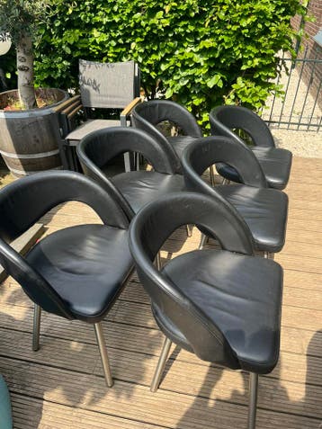 Gratis 6 keukenstoelen leer