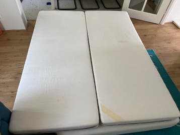 Gratis bed matras twee stuks