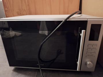Combimagnetron. Ovenstuk. Magnetron werkt nog. Gratis.