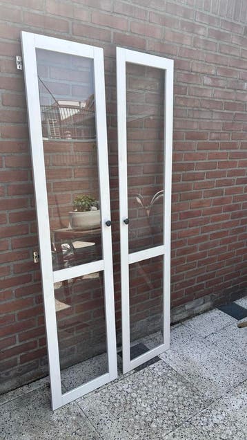 Gratis: Glazen deuren voor Hemnes boekenkast / vitrinekast