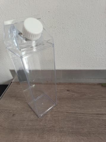 Transparante melkpak-stijl melkpak
