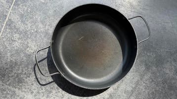 Hapjespan 28cm - Gebruikt & beschadigd