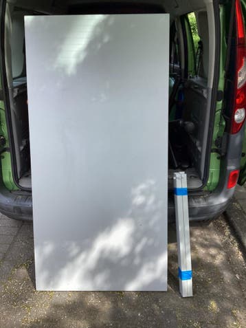 bureau/eettafel- vandaag gratis afhalen