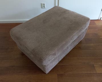 Voetenbank (hokker) rib 97x67x42 cm (LEZEN!)