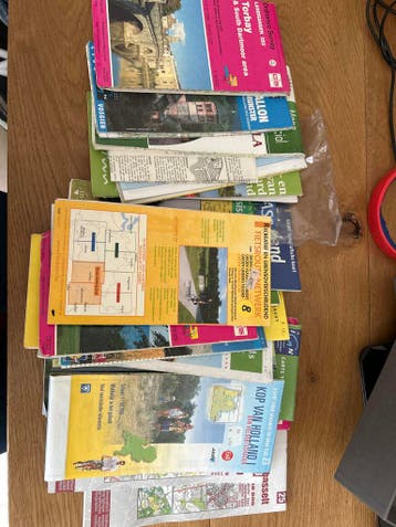 Gratis: Diverse collectie landkaarten en fietsroutes