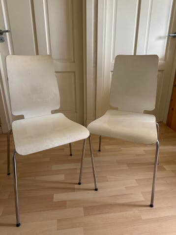 4 Gebruikte Witte Stoelen met Metalen Poten