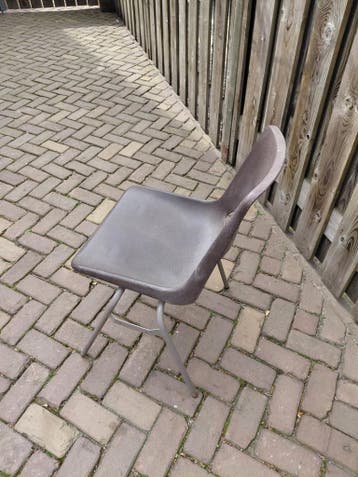 7 gratis stapel stoelen