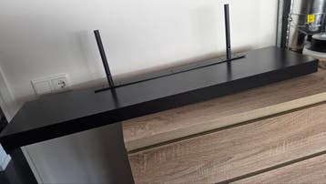 Ikea wandplank met muurbeugel en 3 planken