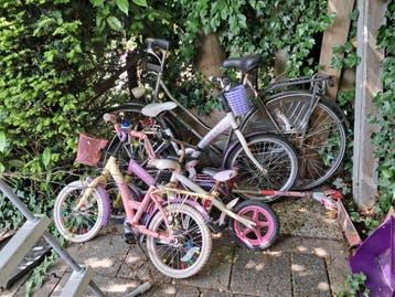 Diverse kinderfietsen en damesfiets gratis